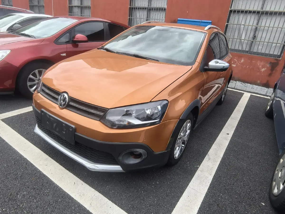 2014 Volkswagen Polo 1.6L 110HP L4 6AT