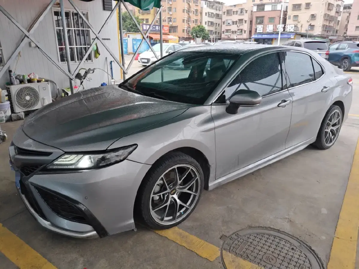 2021 Toyota Camry 2.5L 209HP L4 8AT