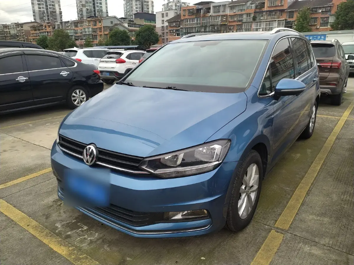 2016 Volkswagen Touran 1.4T 150HP L4 7DCT
