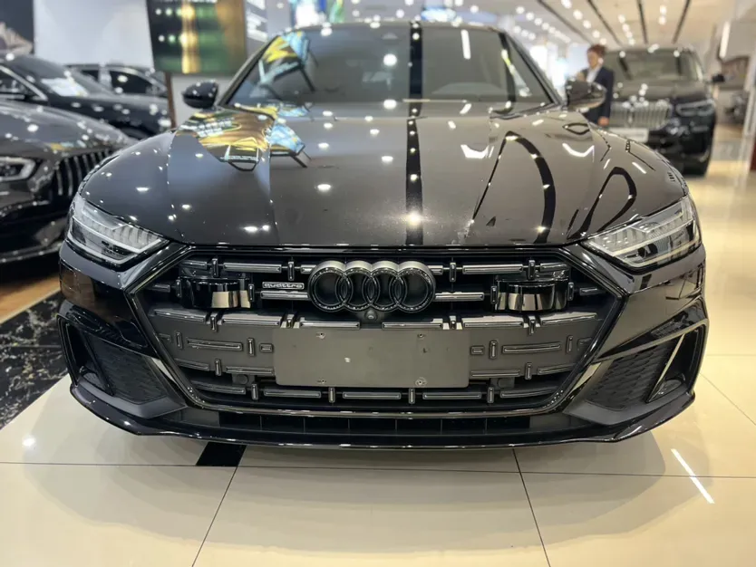 2022 Audi A7L 2.0T 245HP L4 7DCT,autocango,china used car exporter,china ev exporter,chinese used car exporter,chinese used ev exporter