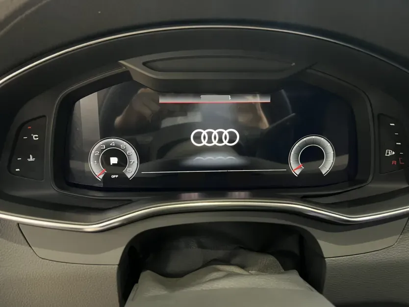 2022 Audi A7L 2.0T 245HP L4 7DCT,autocango,china used car exporter,china ev exporter,chinese used car exporter,chinese used ev exporter