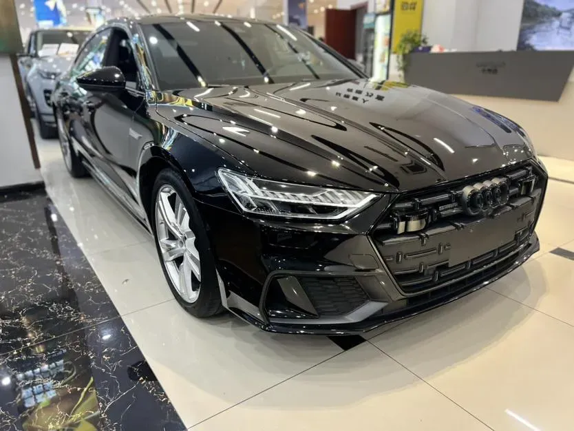 2022 Audi A7L 2.0T 245HP L4 7DCT,autocango,china used car exporter,china ev exporter,chinese used car exporter,chinese used ev exporter