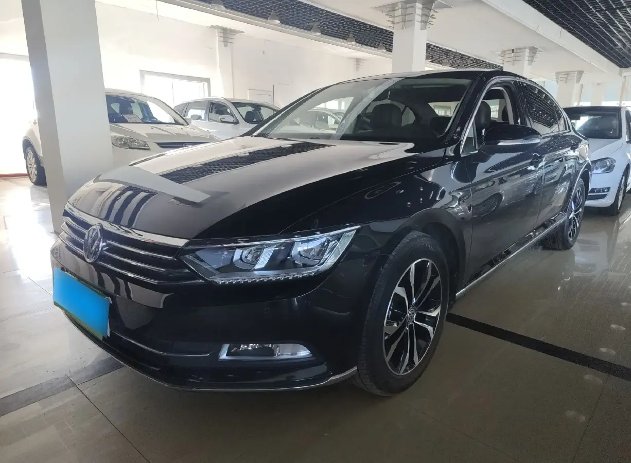2019 Volkswagen Magotan 2.0T 220HP L4 7DCT