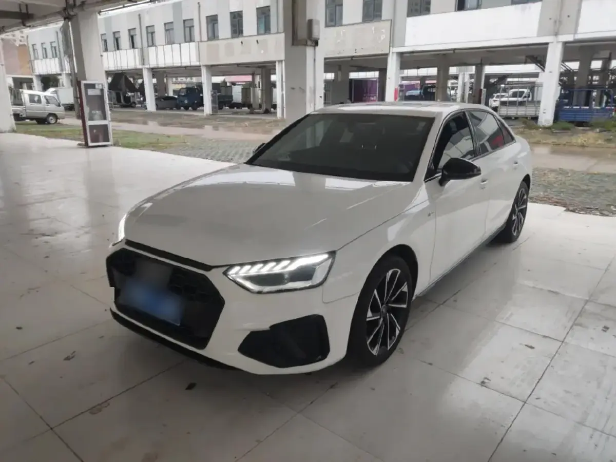 2023 Audi A4L 2.0T 190HP L4 7DCT