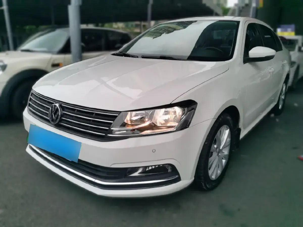 2015 Volkswagen Lavida 1.6L 110HP L4 6AT