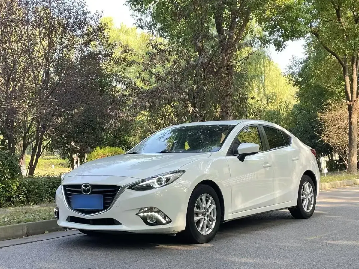 2016 Mazda 3 Axela 1.5L 117HP L4 6AT