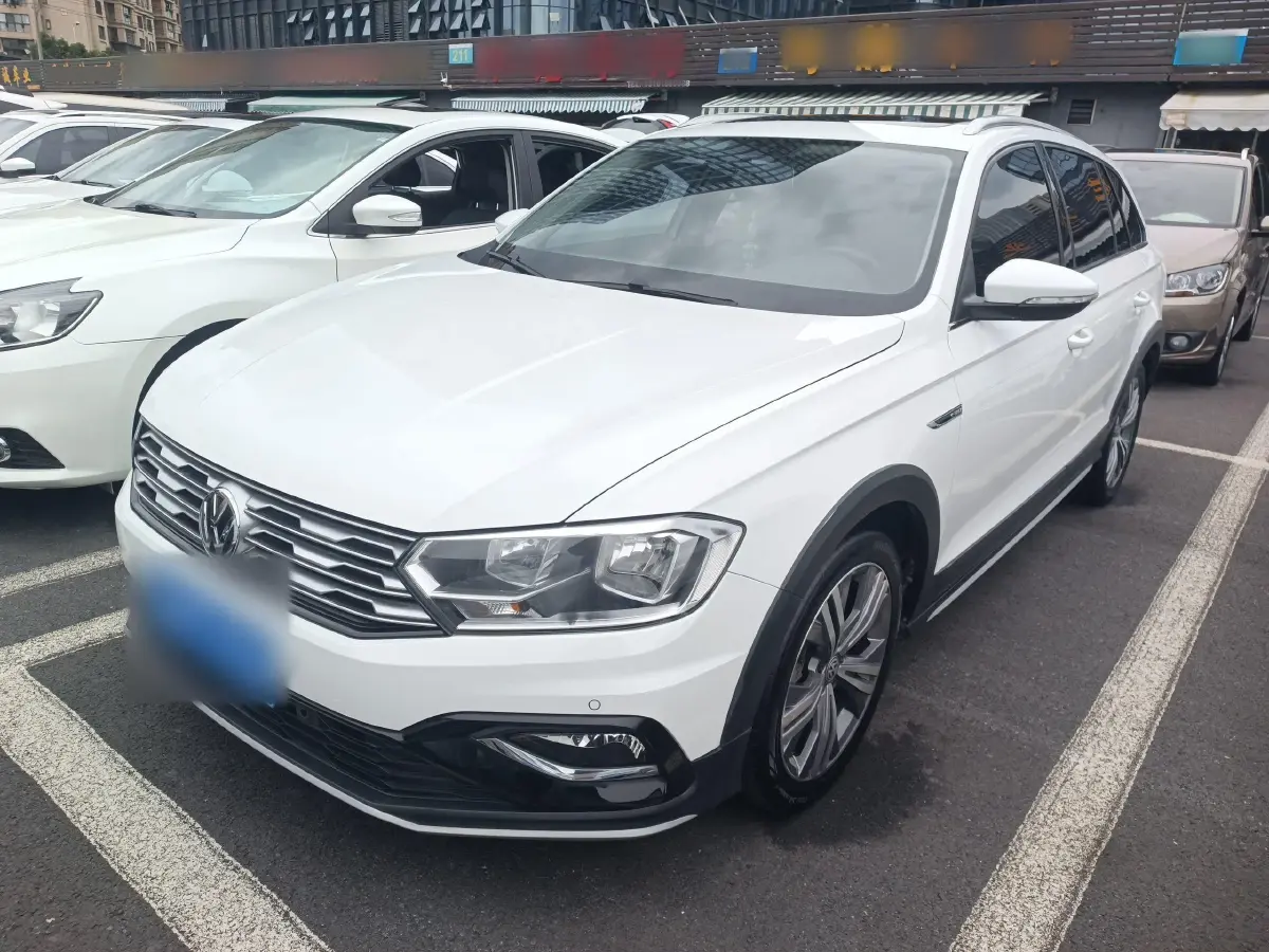 2017 Volkswagen C-Trek 1.4T 131HP L4 7DCT