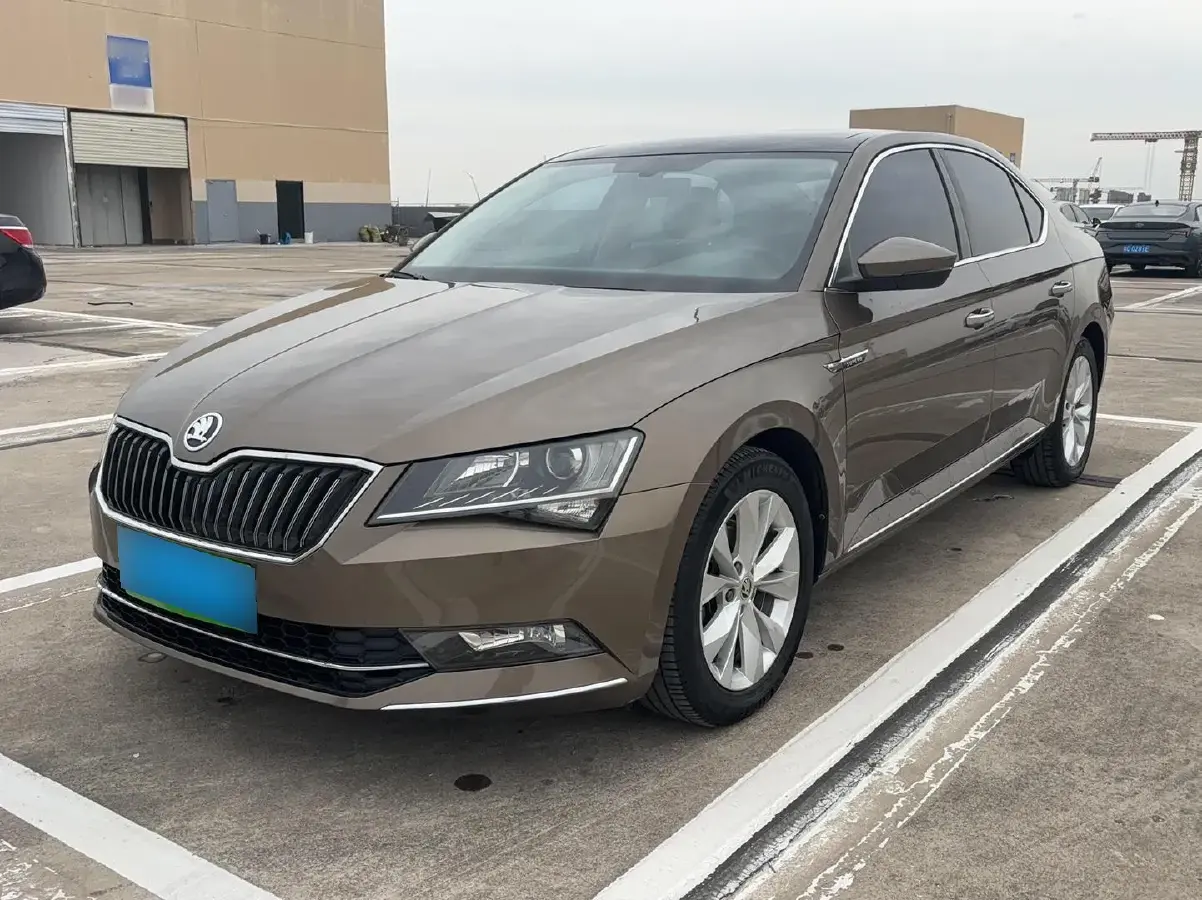 2018 Skoda Superb 1.8T 180HP L4 7DCT