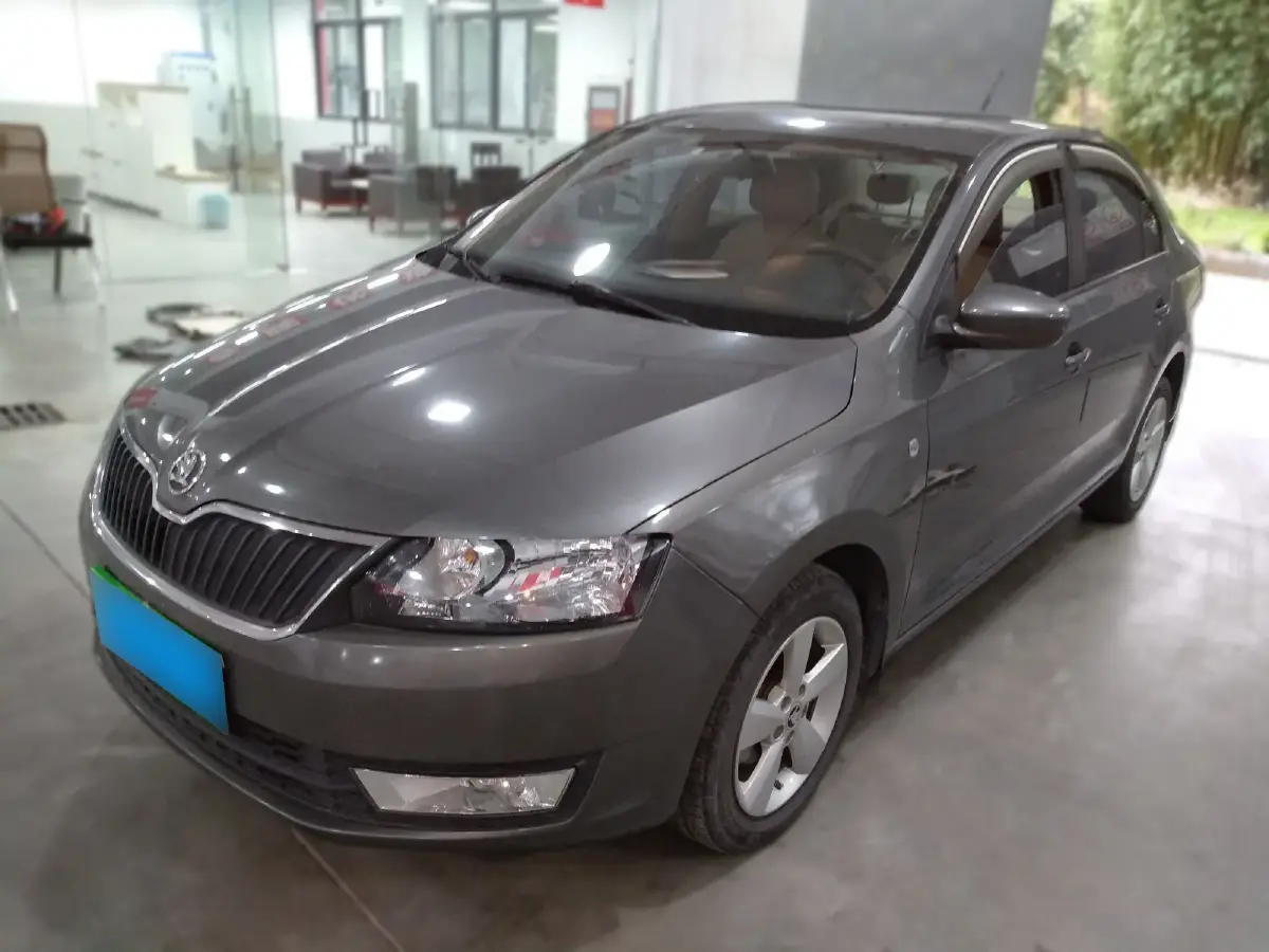 2013 Skoda Rapid 1.6L 110HP L4 5MT