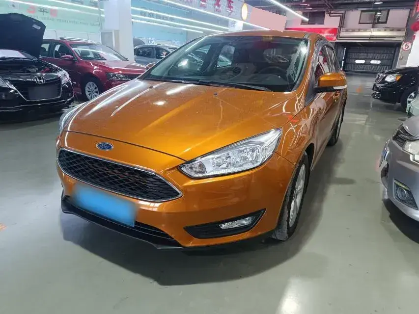 2015 Ford Focus 1.6L 125HP L4 5MT