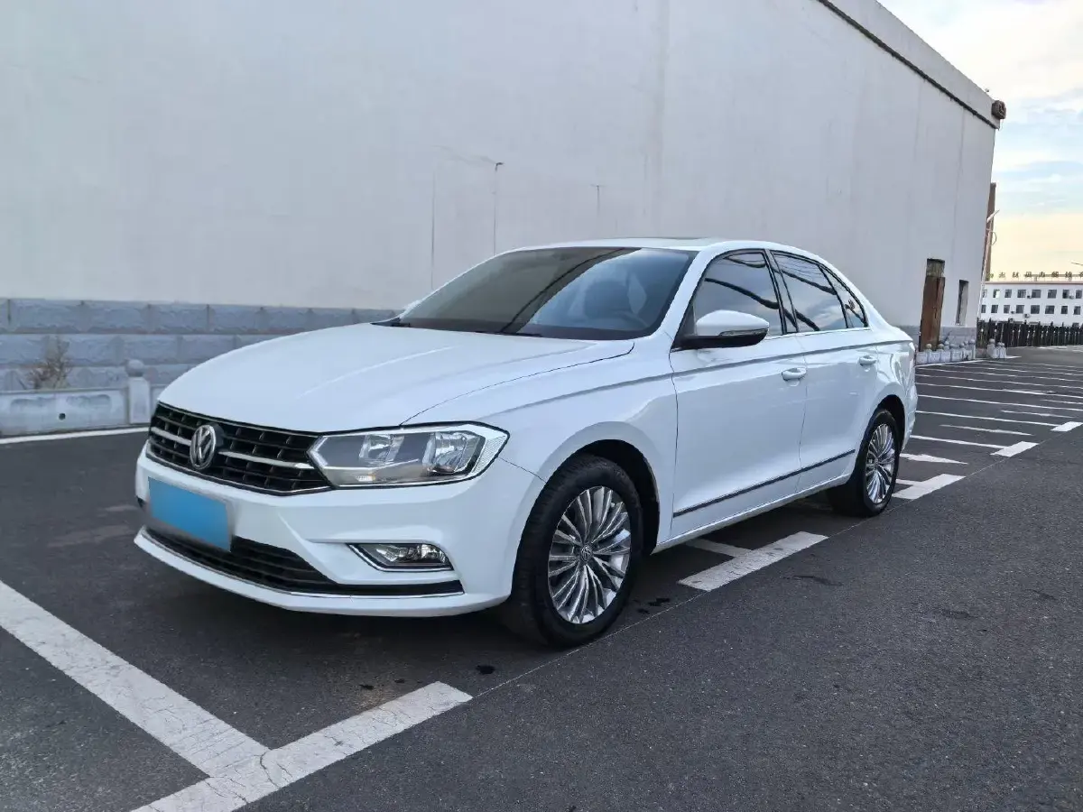 2016 Volkswagen Bora 1.6L 110HP L4 6AT