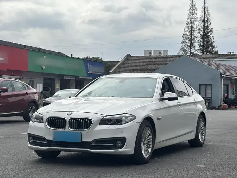 2014 BMW 5 Series 2.0T 218HP L4 8AT