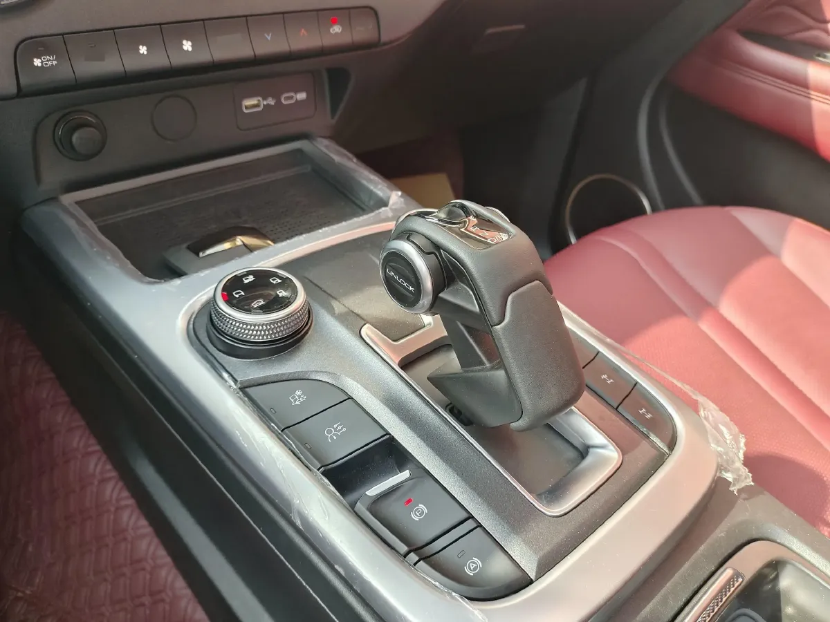 2024 Tank 300 3.0T 354HP V6 9AT,autocango,china used car exporter,china ev exporter,chinese used car exporter,chinese used ev exporter