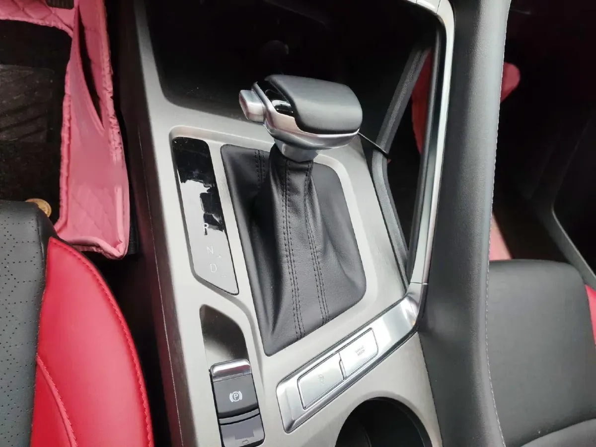 2022 ChangAn CS35 Plus 1.4T 160HP L4 7DCT,autocango,china used car exporter,china ev exporter,chinese used car exporter,chinese used ev exporter