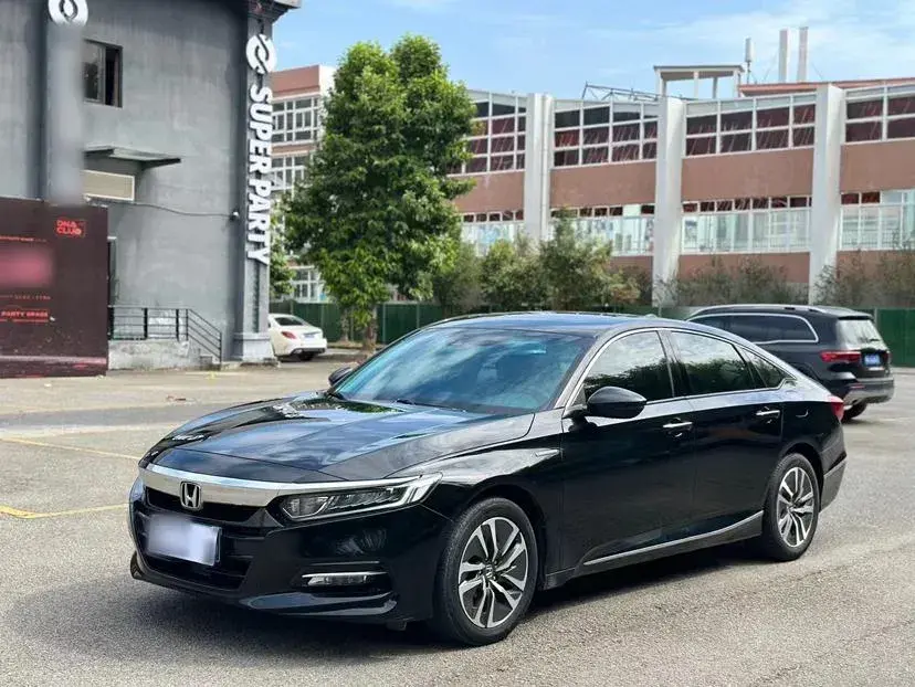 2018 Honda Accord 2.0L 146HP L4 E-CVT Hybrid