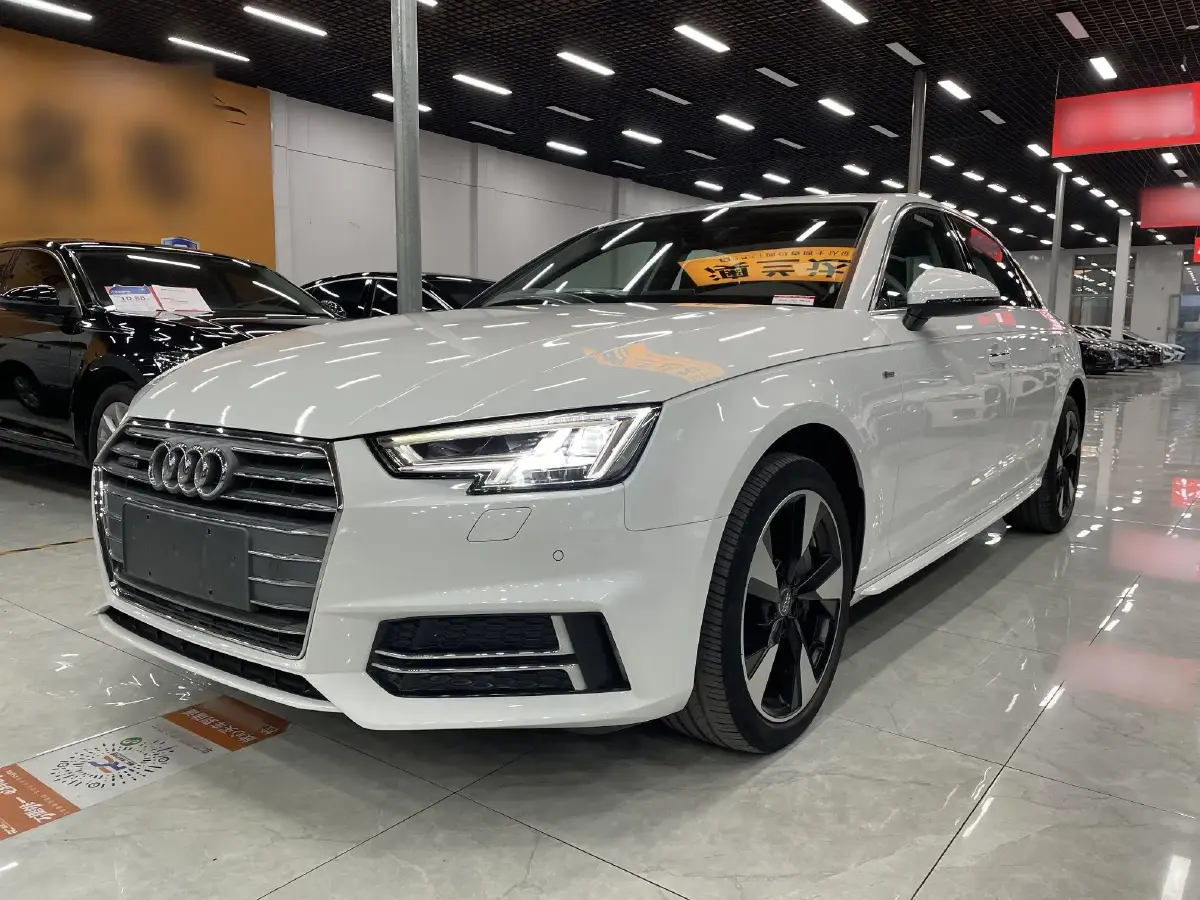 2017 Audi A4L 2.0T 252HP L4 7DCT