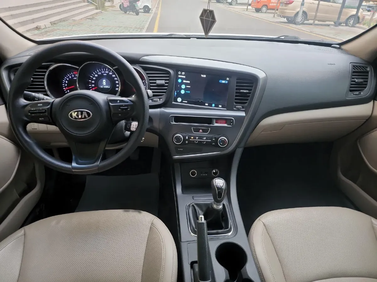 2014 Kia K5 2.0L 162HP L4 6MT,autocango,china used car exporter,china ev exporter,chinese used car exporter,chinese used ev exporter