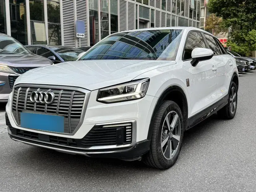 2019 Audi Q2L e-tron BEV 39.7KWH