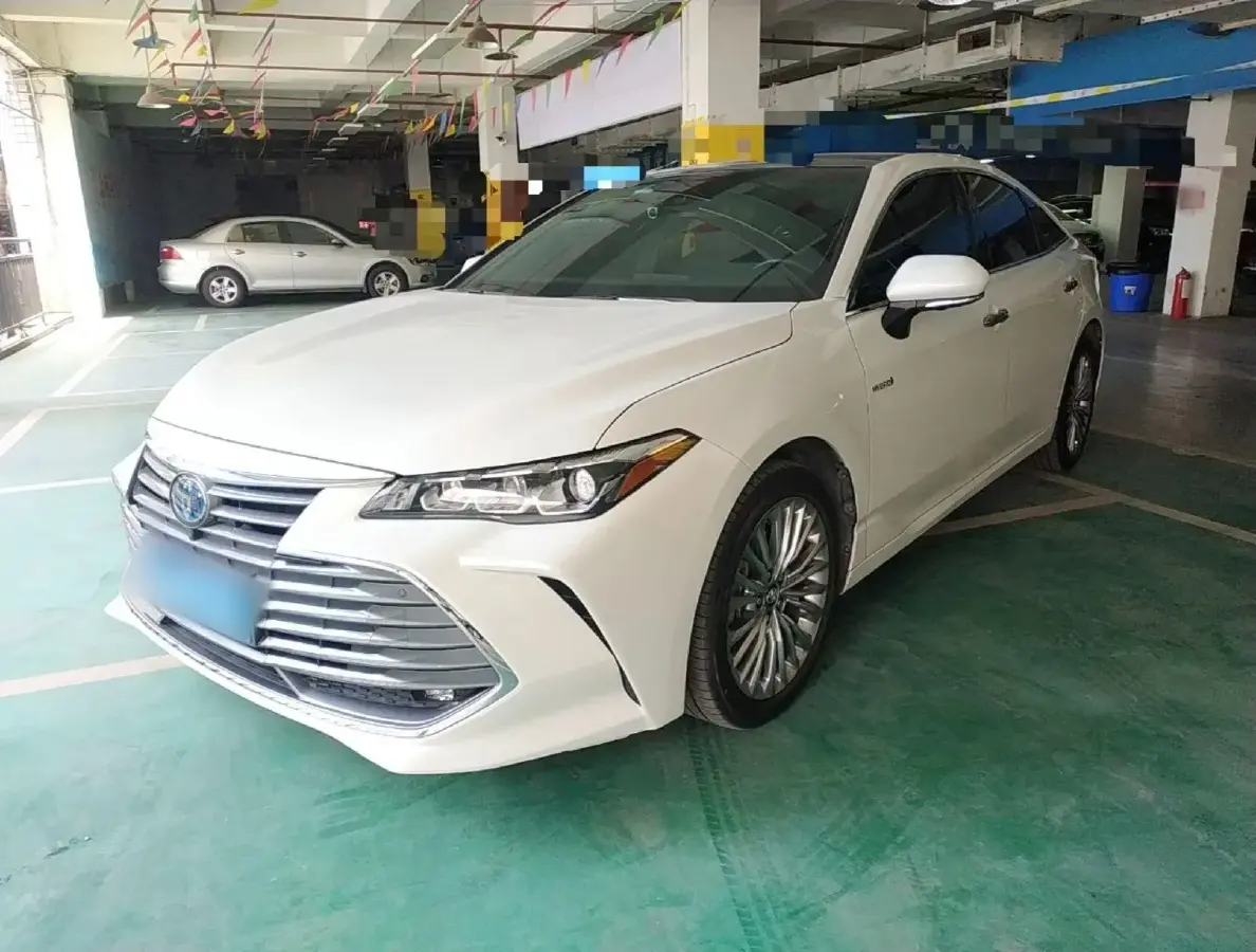 2019 Toyota Avalon 2.5L 178HP L4 E-CVT Hybrid