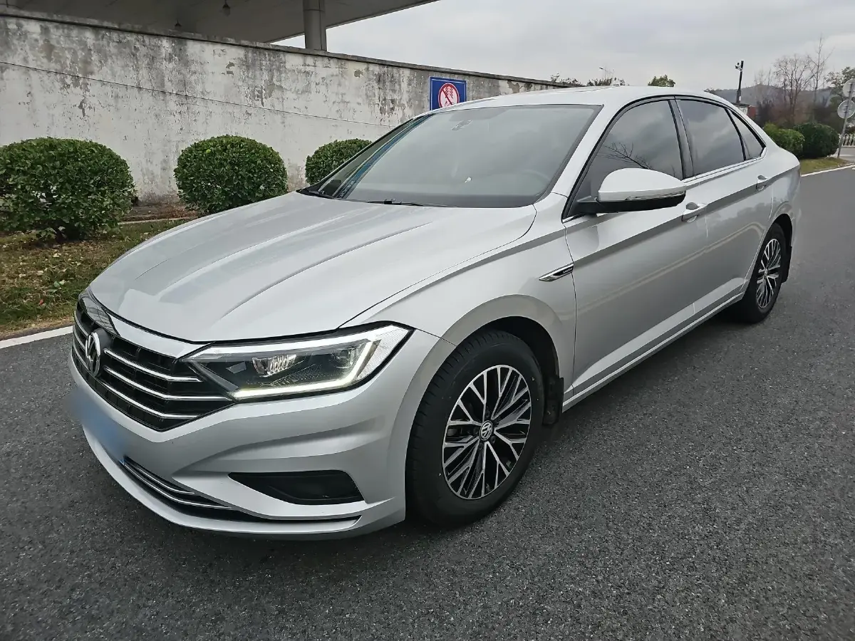 2021 Volkswagen Sagitar 1.2T 116HP L4 5MT