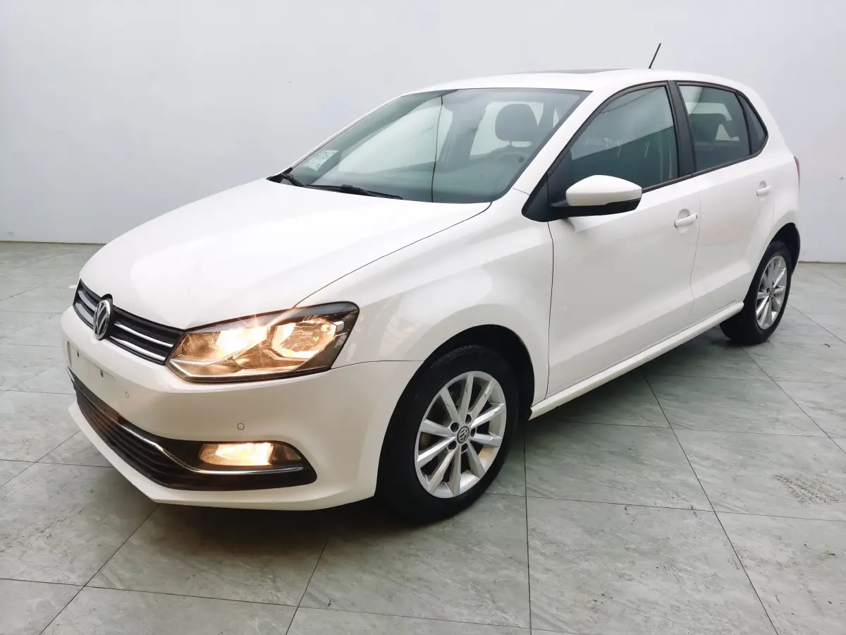 2016 Volkswagen Polo 1.6L 110HP L4 6AT