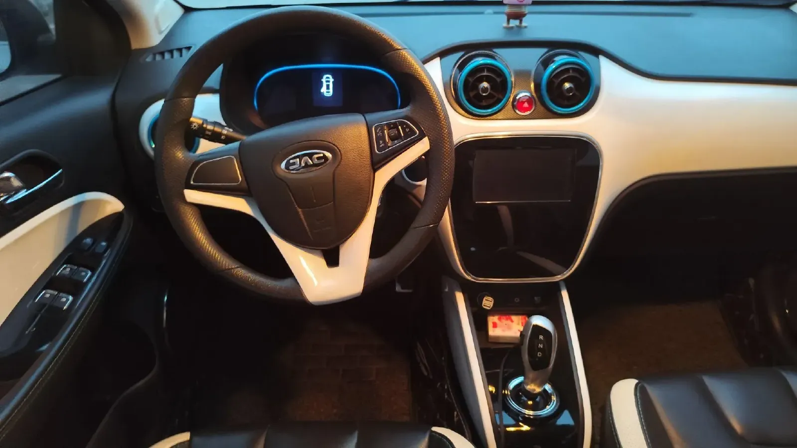 2019 JAC iEV7 BEV 35.2KWH,autocango,china used car exporter,china ev exporter,chinese used car exporter,chinese used ev exporter