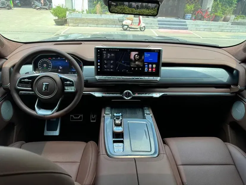 2024 Tank 700 3.0T 360HP V6 9AT PHEV 37.1KWH,autocango,china used car exporter,china ev exporter,chinese used car exporter,chinese used ev exporter