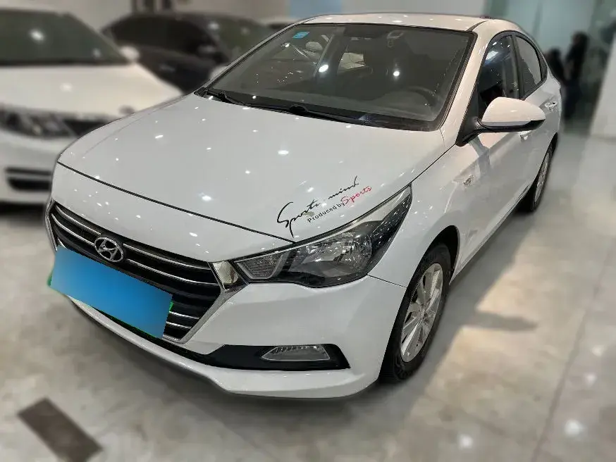 2016 Hyundai Verna 1.4L 100HP L4 6AT