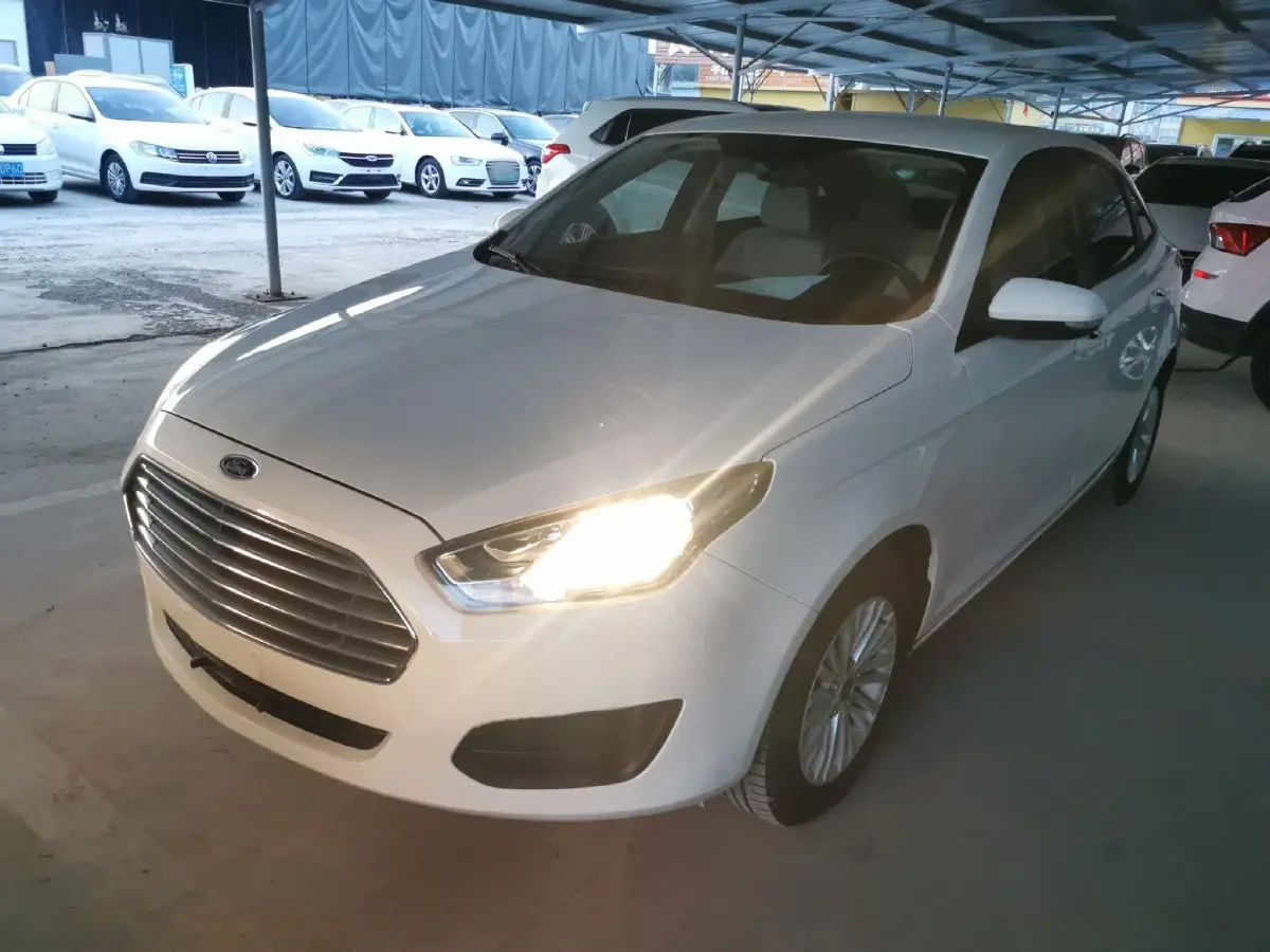 2017 Ford Escort 1.5L 113HP L4 6AT