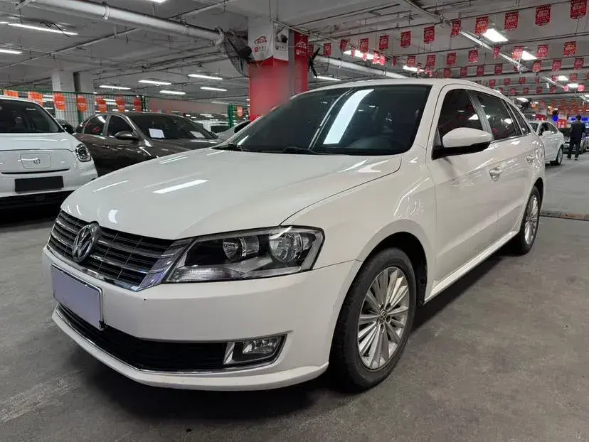 2013 Volkswagen Gran Lavida 1.6L 110HP L4 6AT