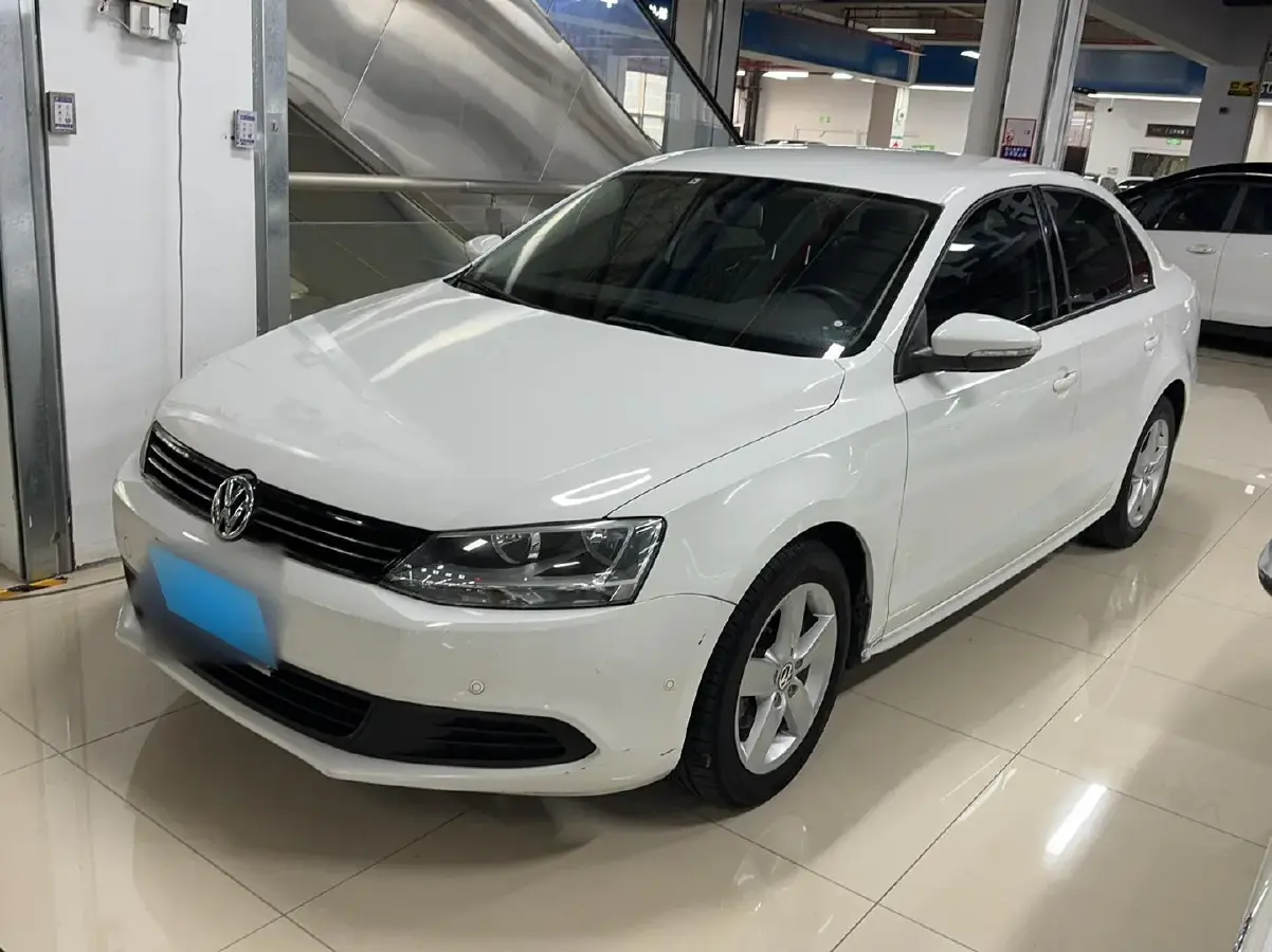 2012 Volkswagen Sagitar 1.4T 131HP L4 7DCT