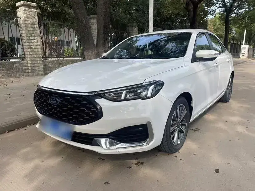 2021 Ford Escort 1.5L 122HP L3 6AT