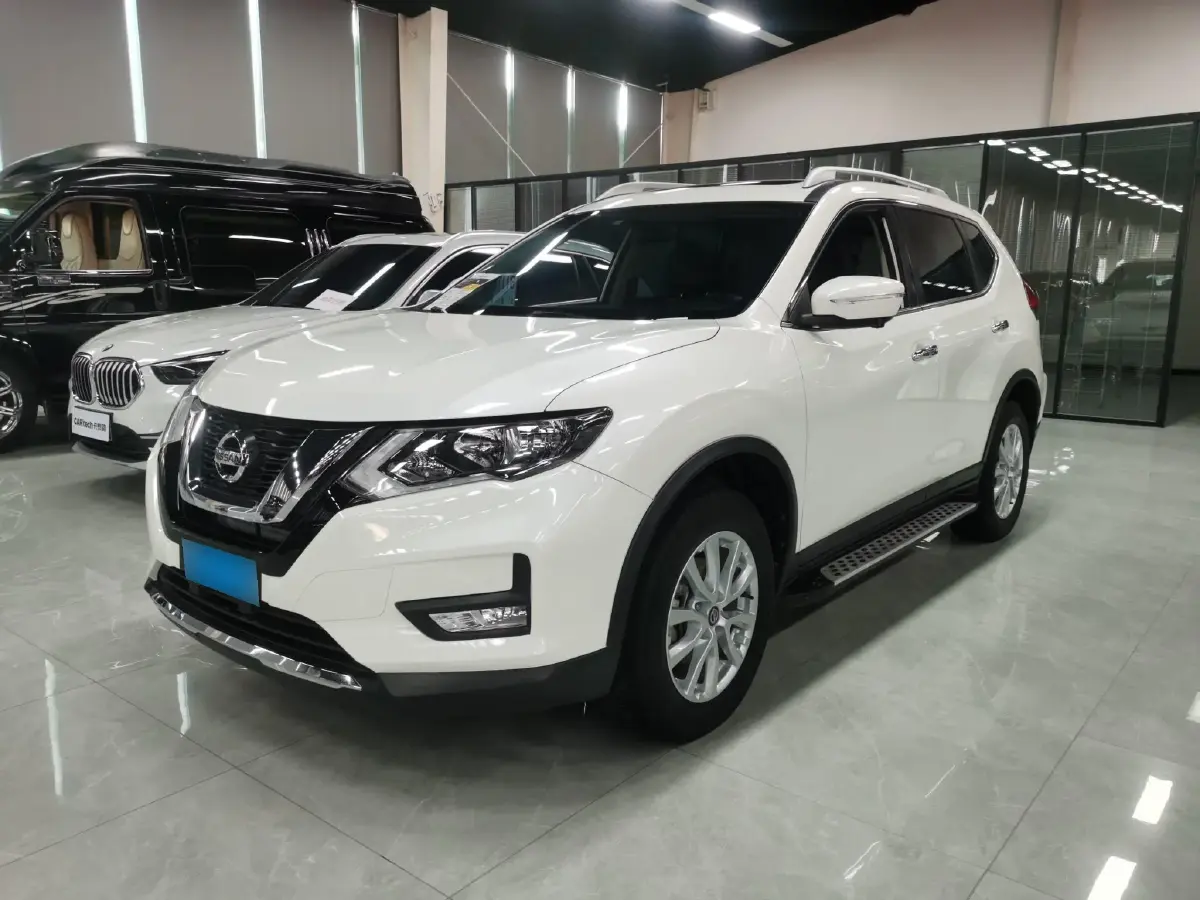 2017 Nissan X-Trail 2.0L 150HP L4 CVT