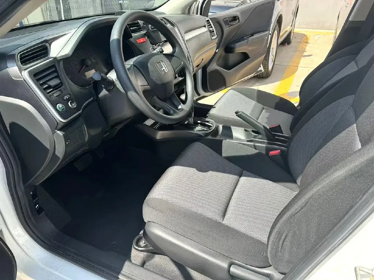 2017 Honda Gienia 1.5L 131HP L4 CVT,autocango,china used car exporter,china ev exporter,chinese used car exporter,chinese used ev exporter