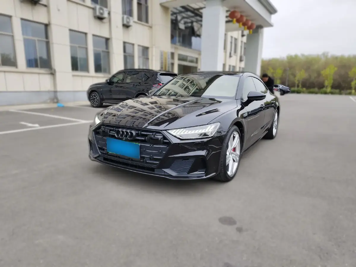 2022 Audi A7L 2.0T 245HP L4 7DCT