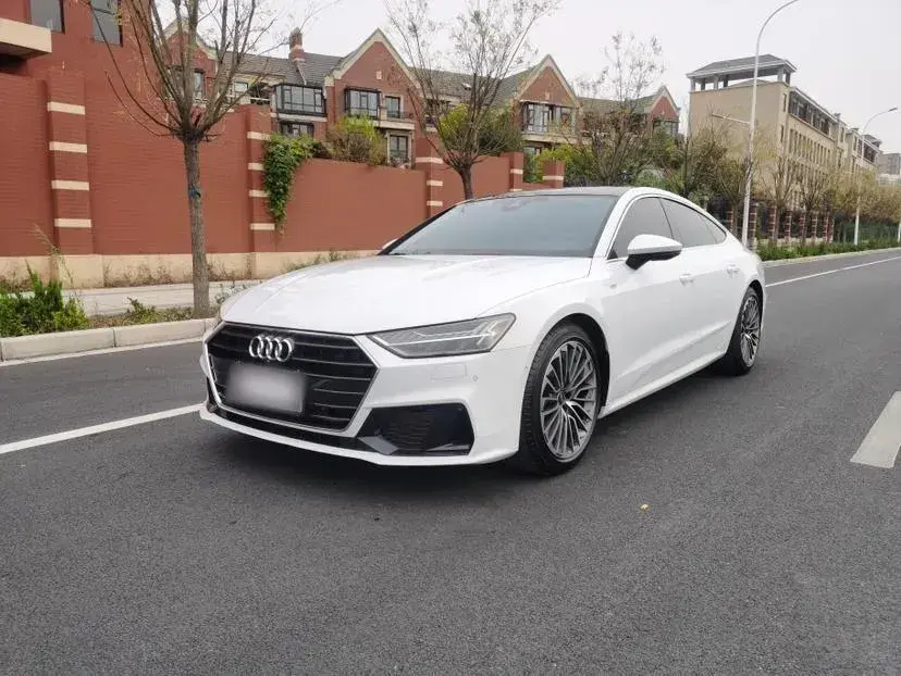 2023 Audi A7 2.0T 204HP L4 7DCT