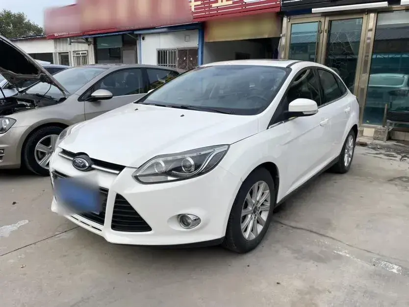 2012 Ford Focus 1.6L 125HP L4 6DCT