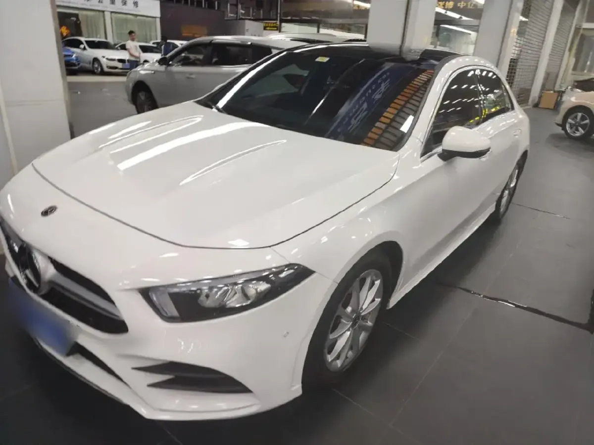 2019 Mercedes-Benz A Class 1.3T 163HP L4 7DCT