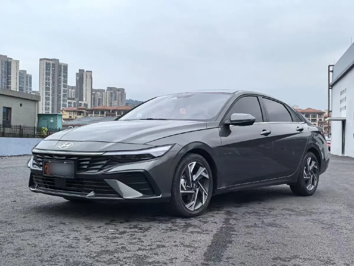 2023 Hyundai Elantra 1.5L 115HP L4 CVT