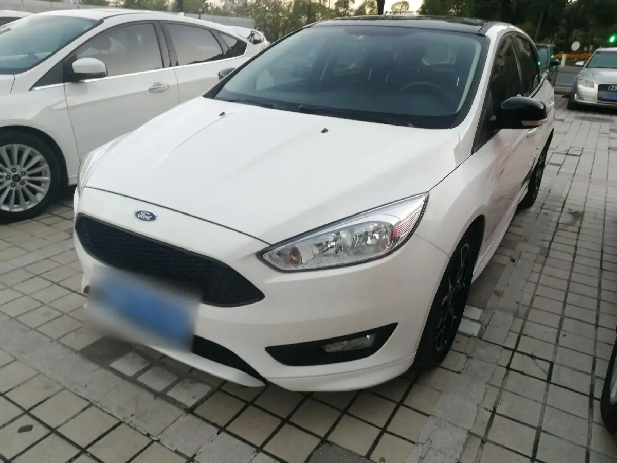 2017 Ford Focus 1.5T 181HP L4 6AT