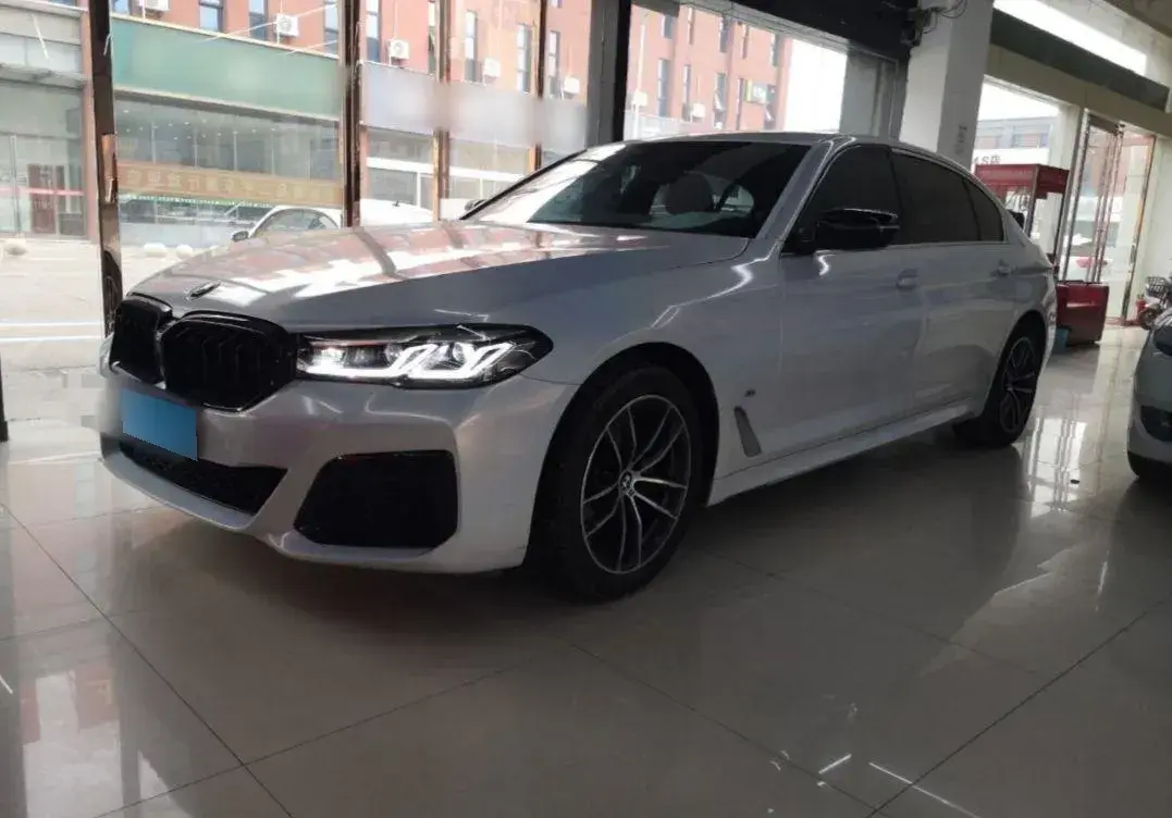 2021 BMW 5 Series 2.0T 184HP L4 8AT