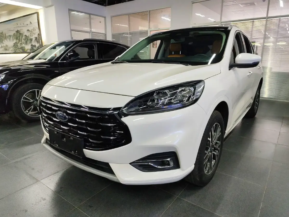 2020 Ford Escape 2.0T 248HP L4 8AT