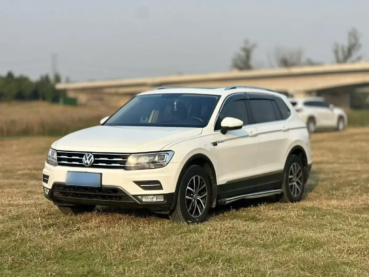 2017 Volkswagen Tiguan L 1.8T 180HP L4 7DCT