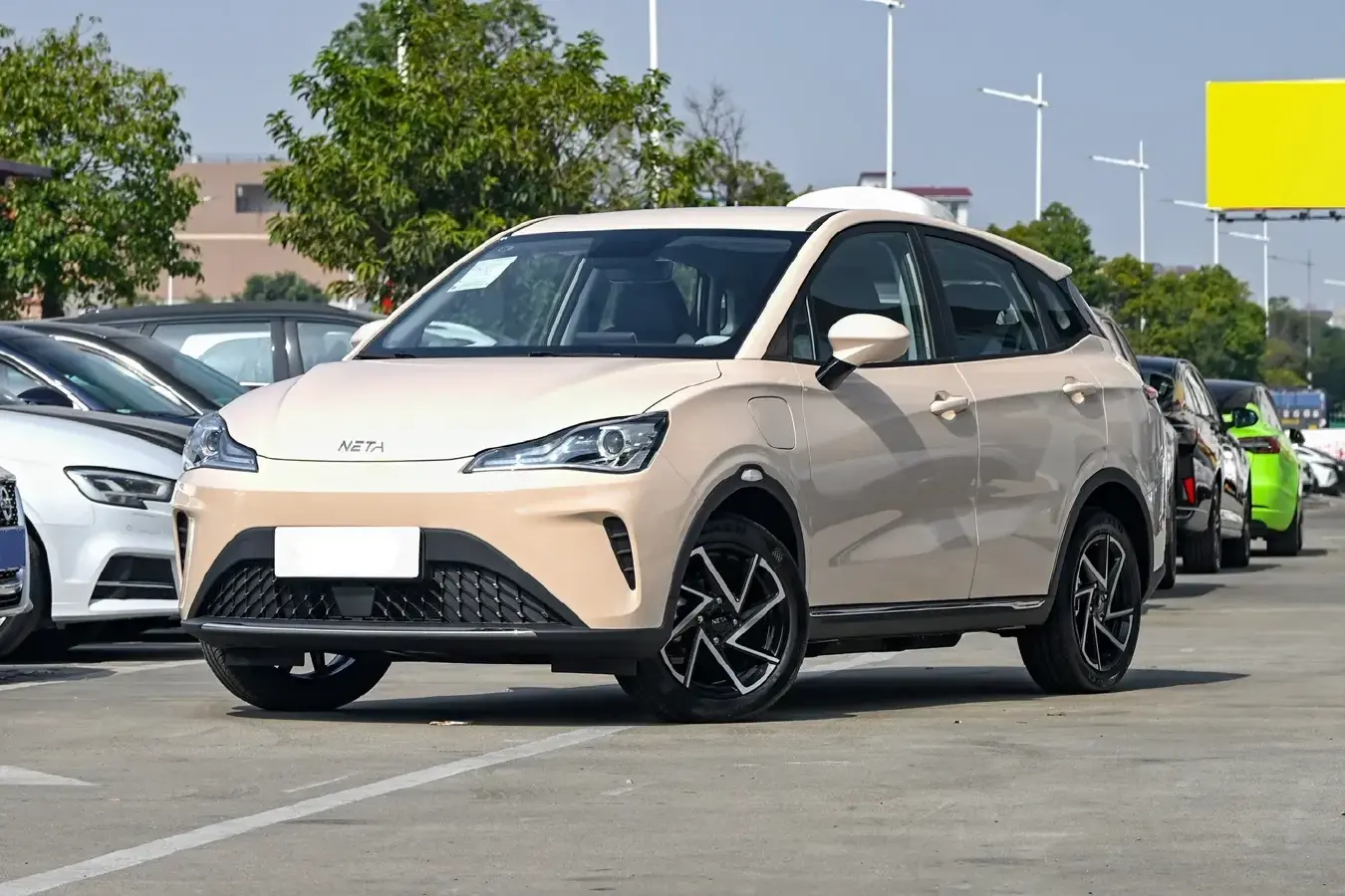 2023 Neta AYA BEV
