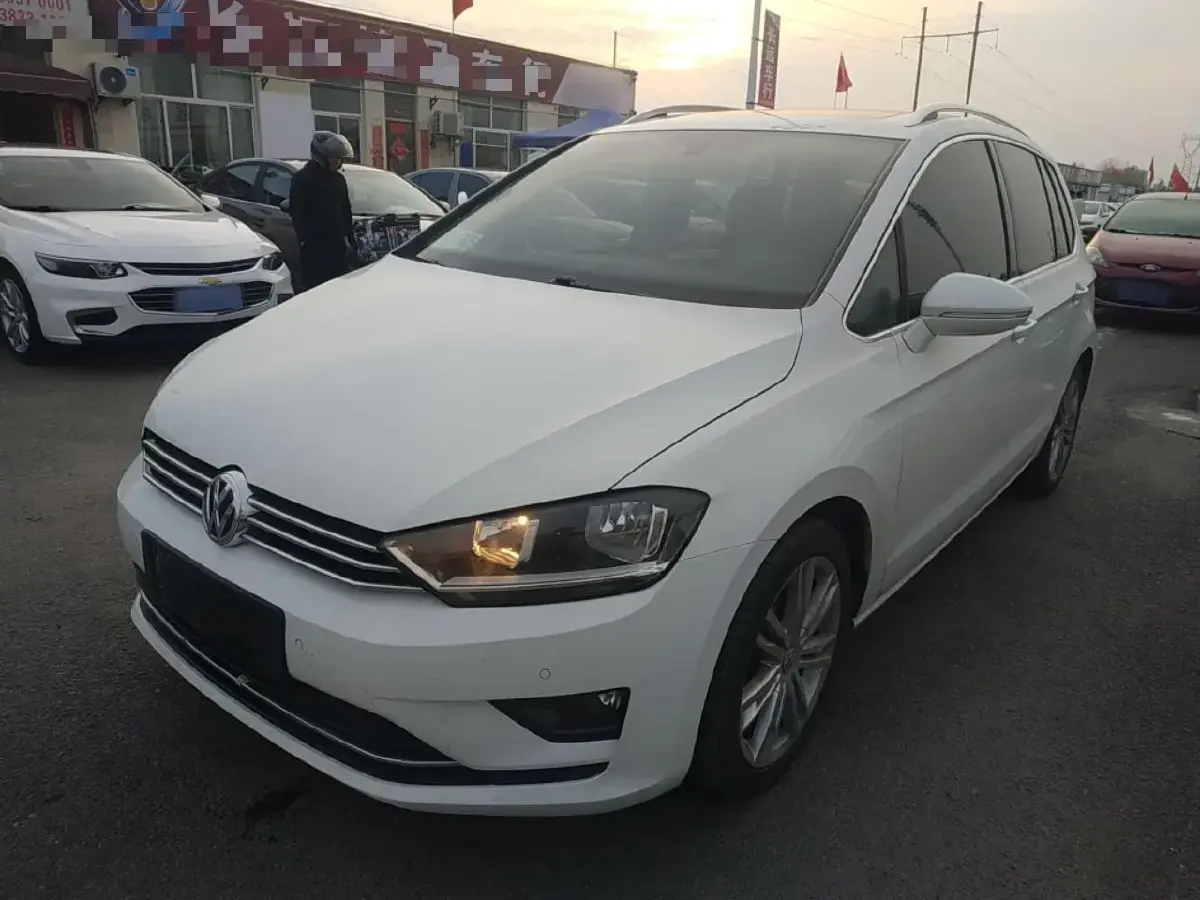 2016 Volkswagen Golf Sportsvan 1.4T 131HP L4 7DCT