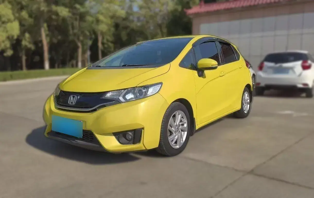 2014 Honda Fit 1.5L 131HP L4 CVT