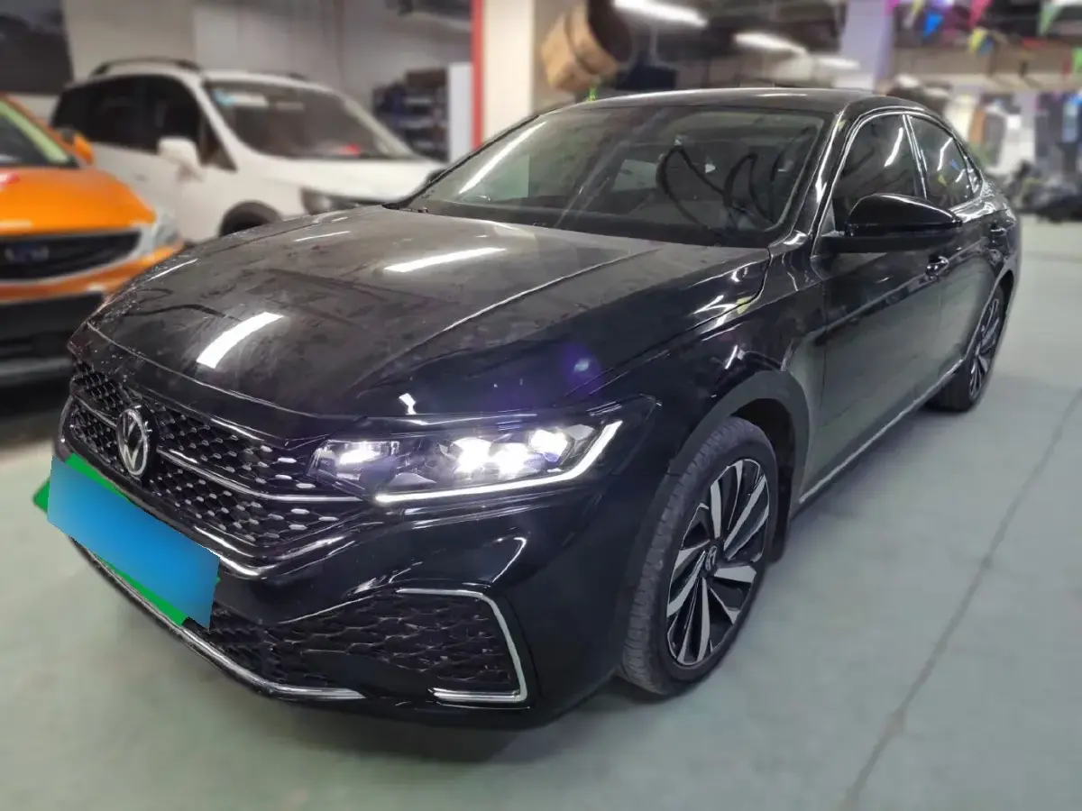 2022 Volkswagen Passat 2.0T 186HP L4 7DCT