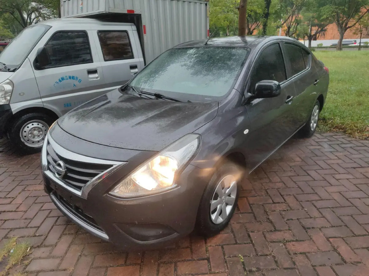 2015 Nissan Sunny 1.5L 112HP L4 5MT