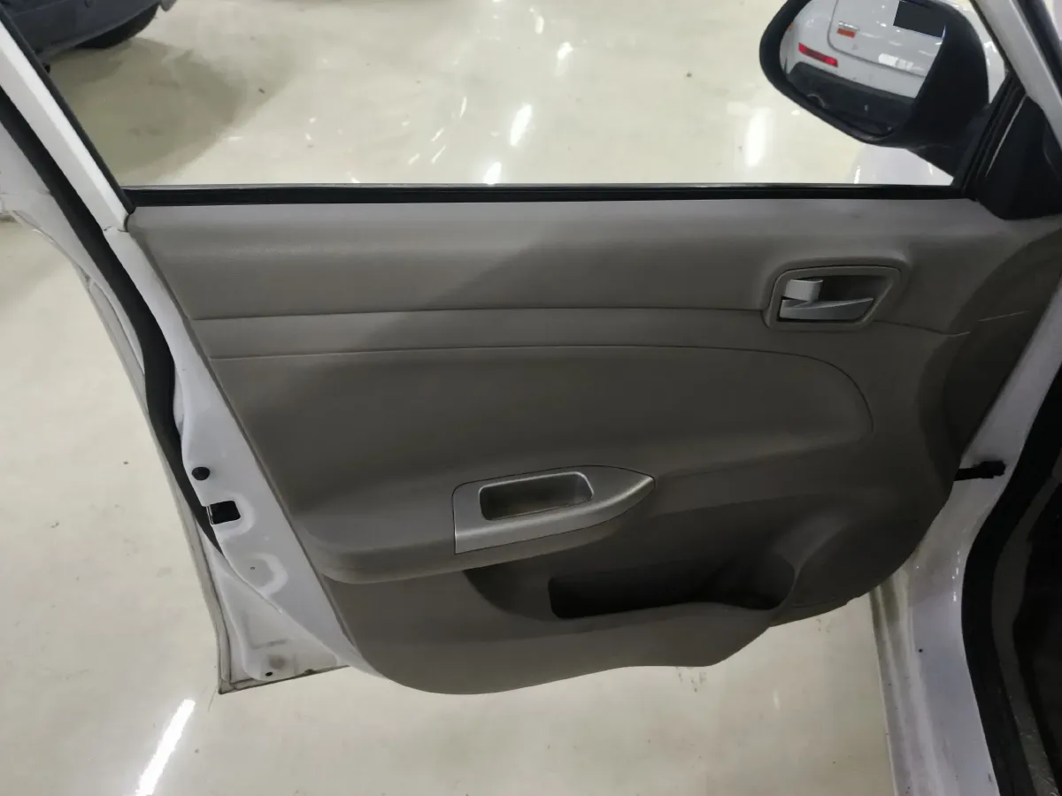 2015 ChangAn Alsvin V3 1.4L 101HP L4 5MT,autocango,china used car exporter,china ev exporter,chinese used car exporter,chinese used ev exporter