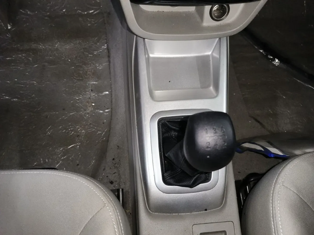 2015 ChangAn Alsvin V3 1.4L 101HP L4 5MT,autocango,china used car exporter,china ev exporter,chinese used car exporter,chinese used ev exporter